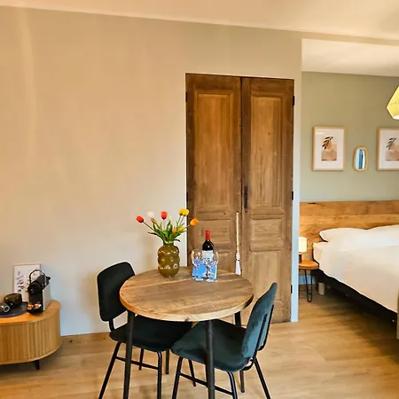 Have A Stay! - Tussen De Bossen En De Bollenvelden