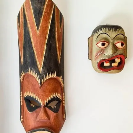 Have A Stay! - Tussen De Bossen En De Bollenvelden ノールトウェイケルハウト　