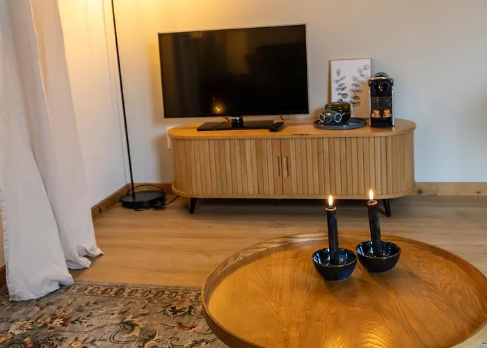 Have A Stay! - Tussen De Bossen En De Bollenvelden